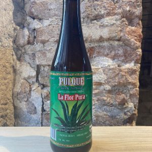 Pulque en tienda mexicana en España