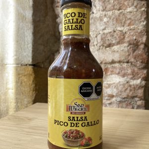 Salsa mexicana de pico de gallo en envase grande de vidiro