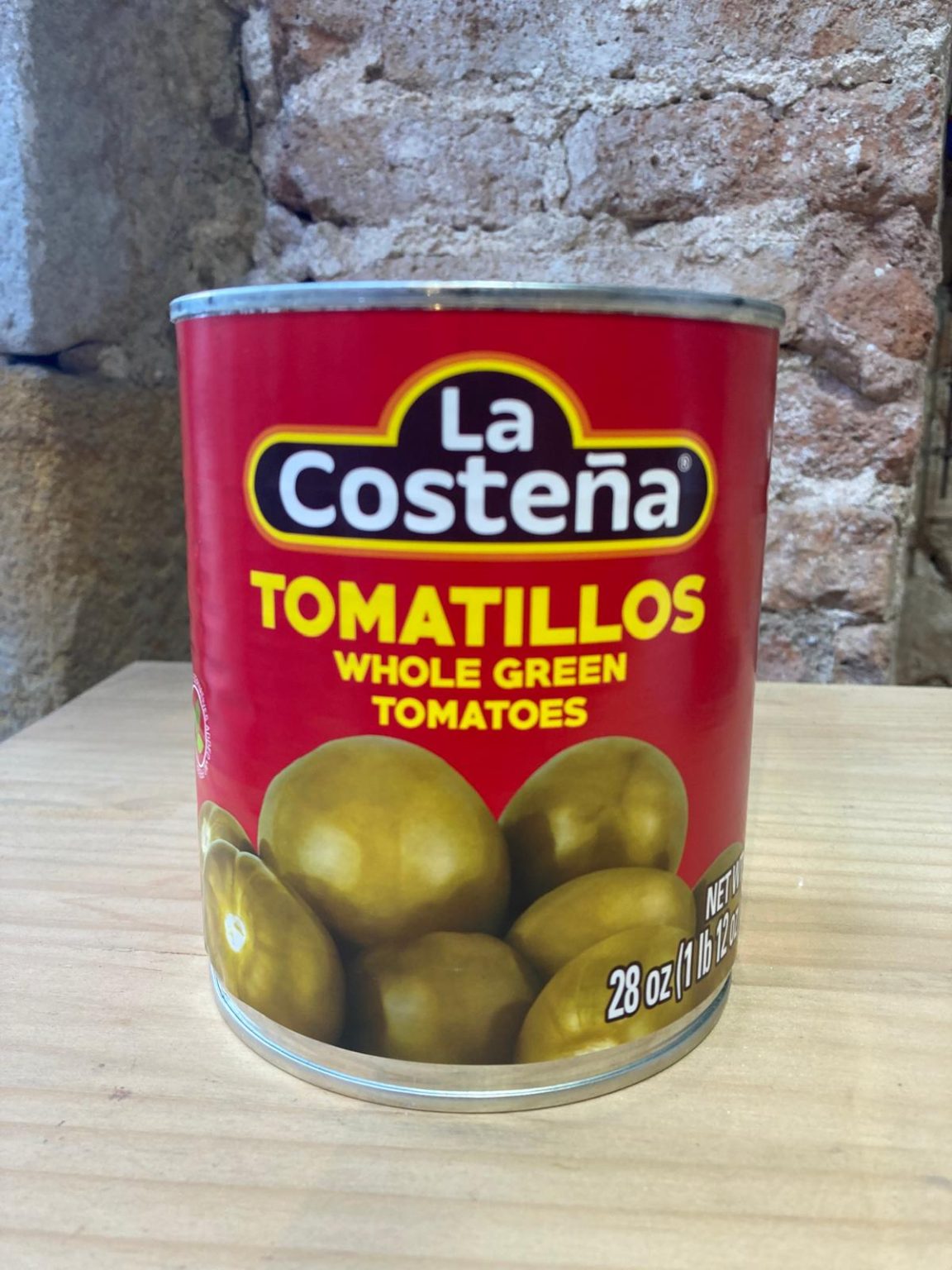 Lata de tomatillo verde en conserva