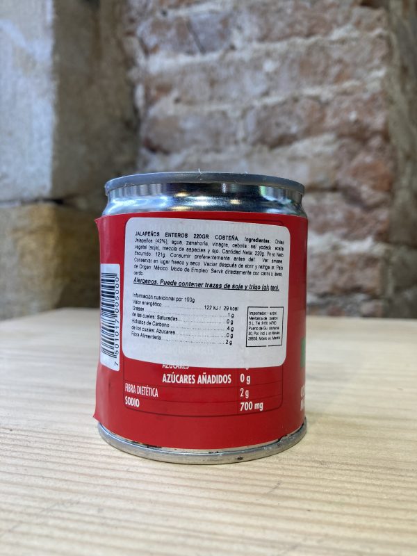 Jalapeños en conserva en tienda en Barcelona