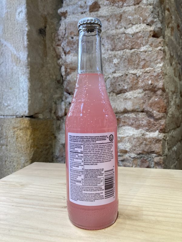 Jarritos de guayaba en tienda mexicana en España