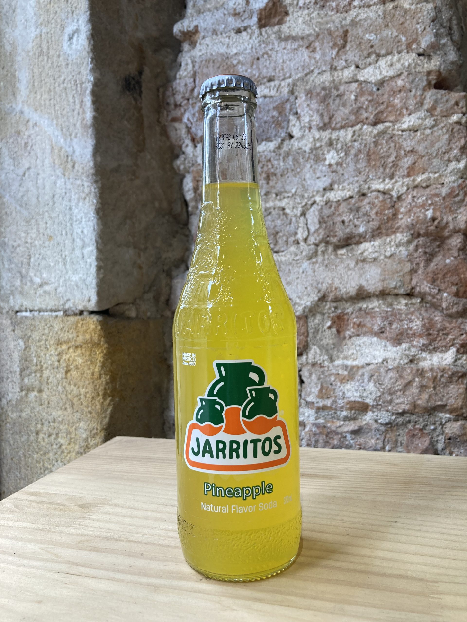 Bebida refrescante mexicana, Jarritos sabor a piña