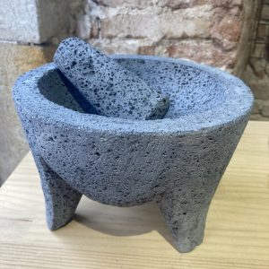 Molcajete en tienda mexicana de Barcelona