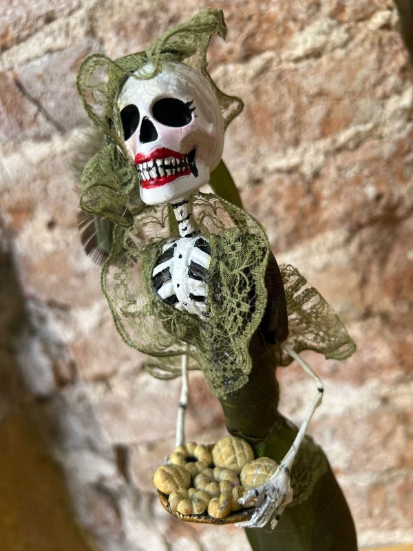 Catrina en tienda mexicana en España