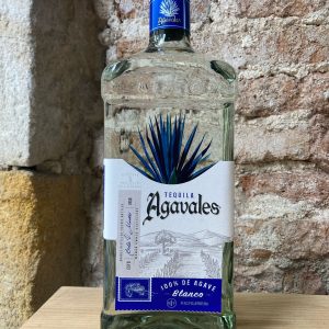 Tequila Blanco en tienda en Barcelona