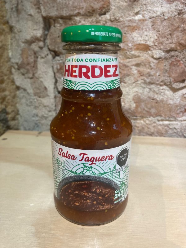 Salsa taquera en tienda en España