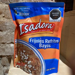 Frijoles refritos en tienda mexicana en España