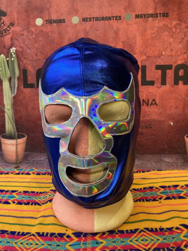 Máscara de Blue Demon clásica máscara mexicana en La Revuelta