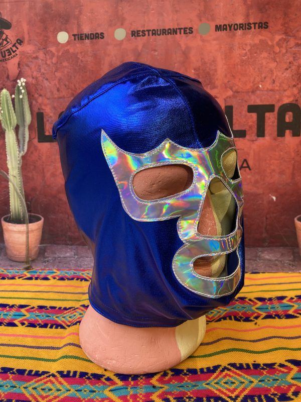 La máscara clásica de Blue Demon en España