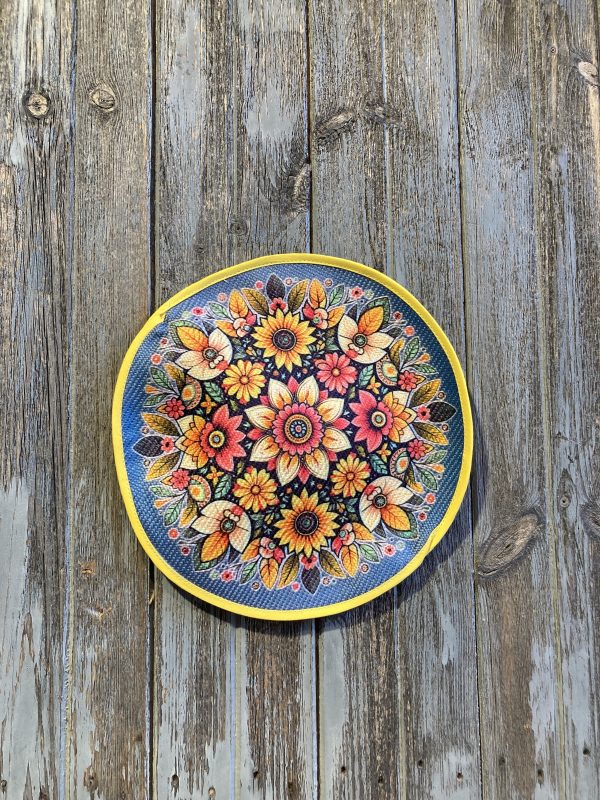 Tortillero artesanal mexicano en tienda latina en Barcelona