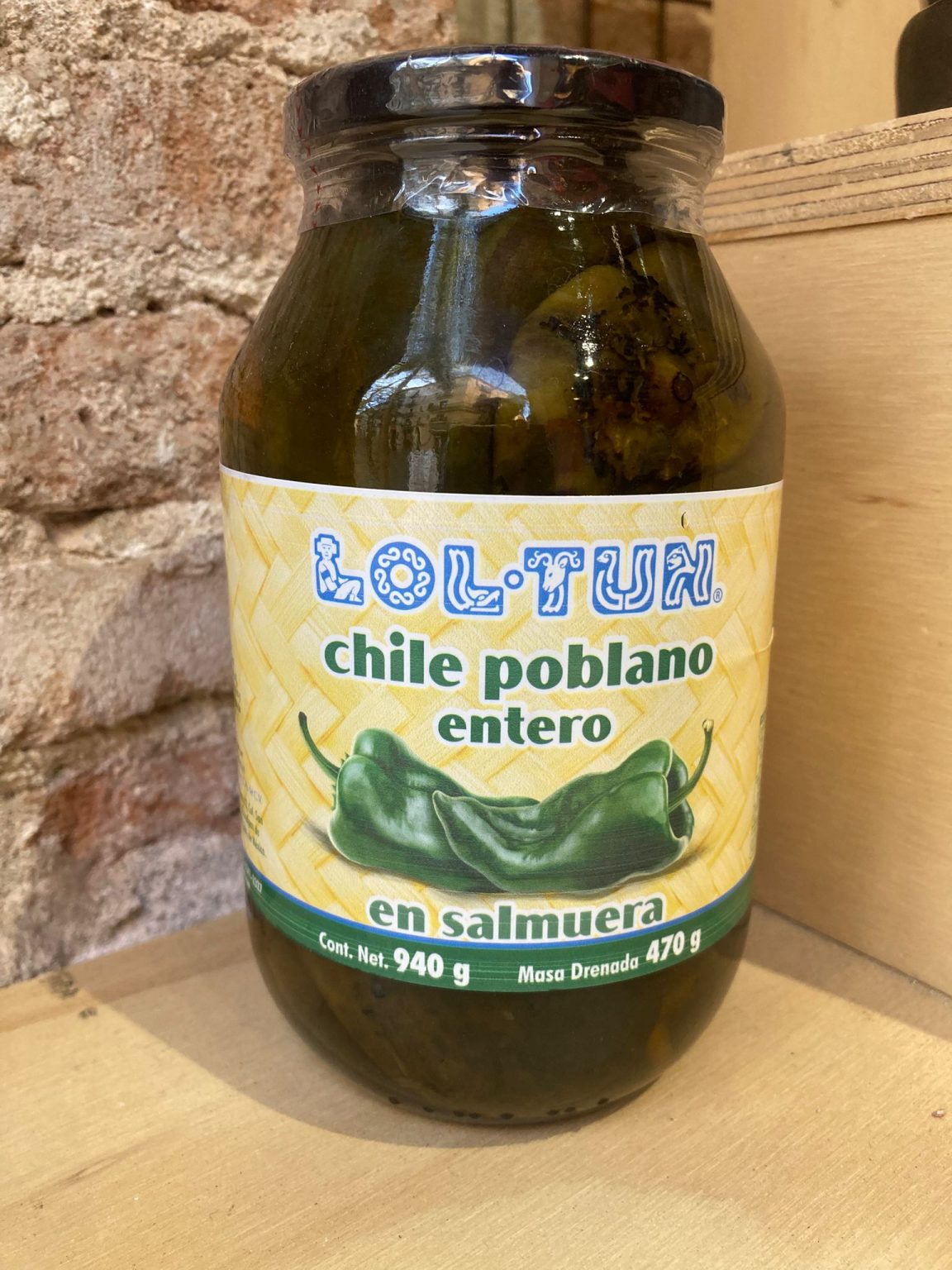 Chiles poblanos en tienda en Barcelona