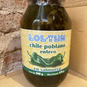 Chiles poblanos en tienda en Barcelona