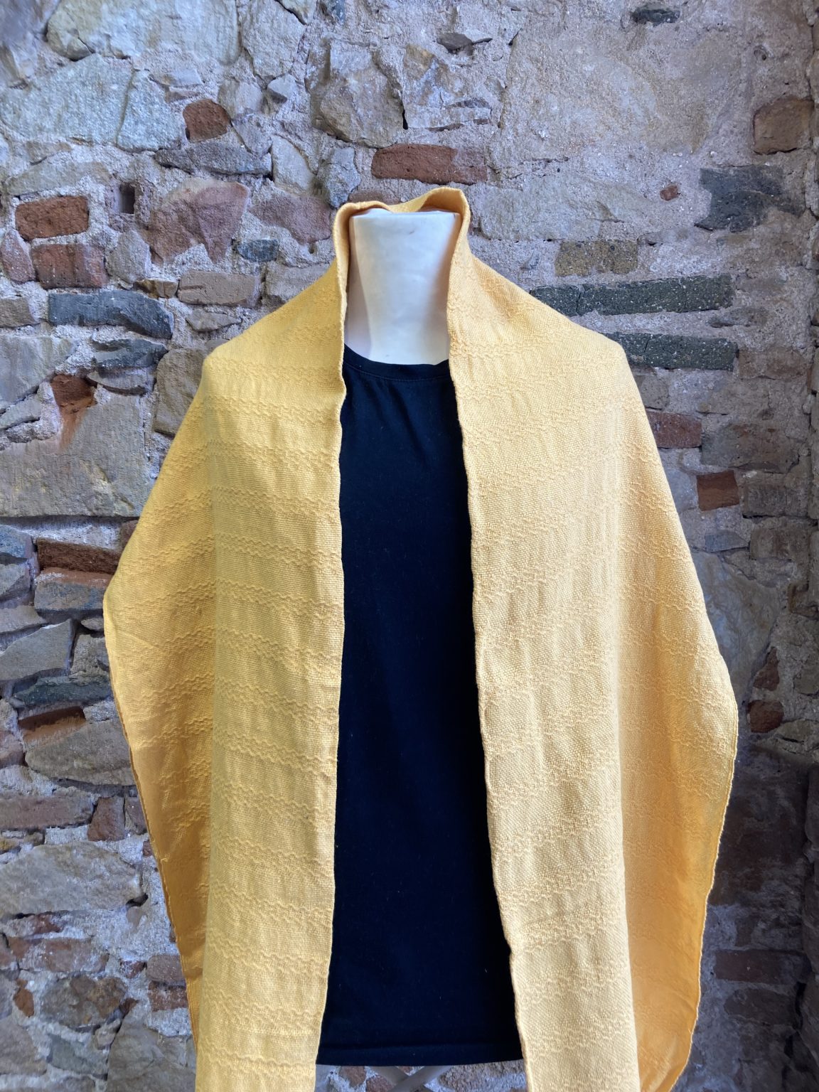 Bonitos rebozos mexicanos en tienda en España