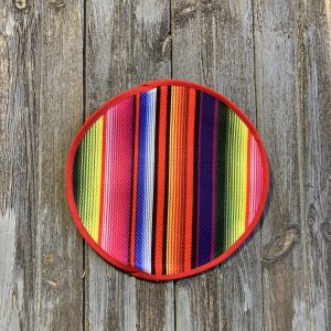 Tortillero artesanal en tienda especializada en productos mexicanos en España