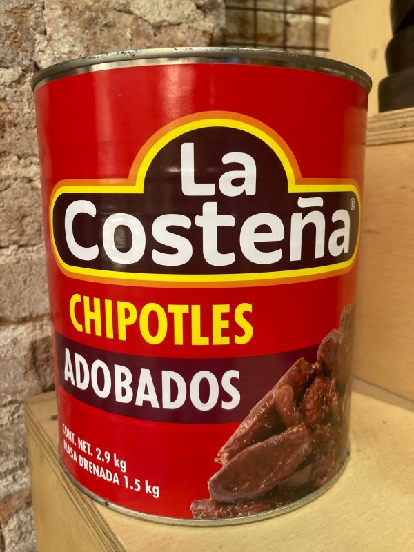 Chile chipotle adobado en tienda en Barcelona