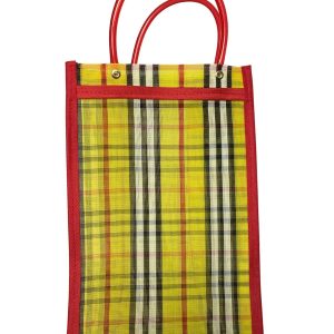Bolso vichy en tienda en Barcelona